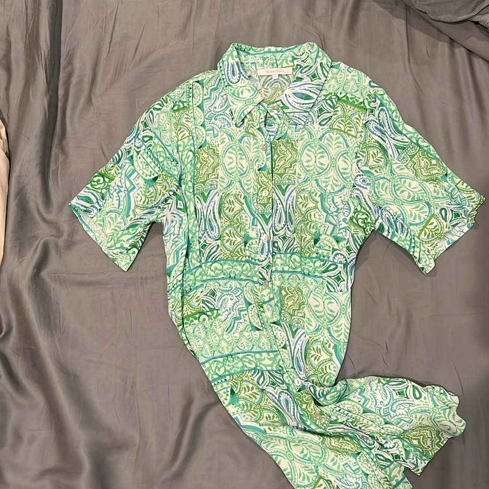 Olivaceous Dress
Medium 
Blue/Green
worn as dress or top
Excellent condition